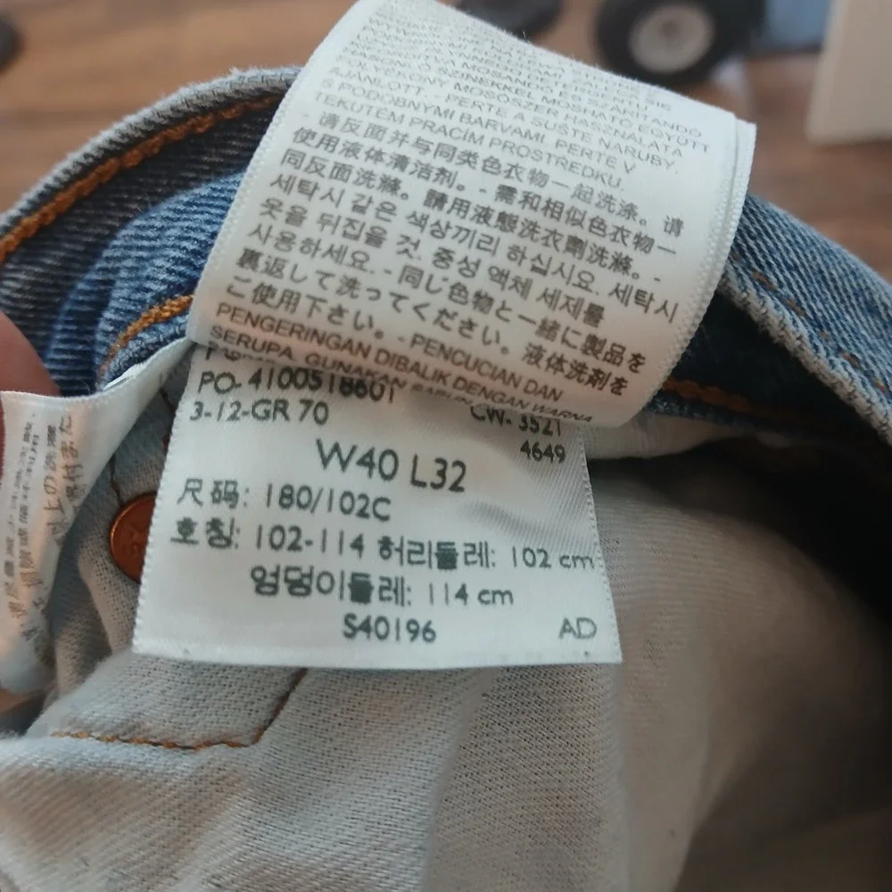 Levi's 501 Jeans Mens 40x32 (FITS 38x30) Blue Denim Button Fly Straight Leg